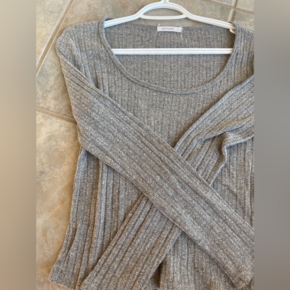 worn once anistar grey long sleeve scoop neck